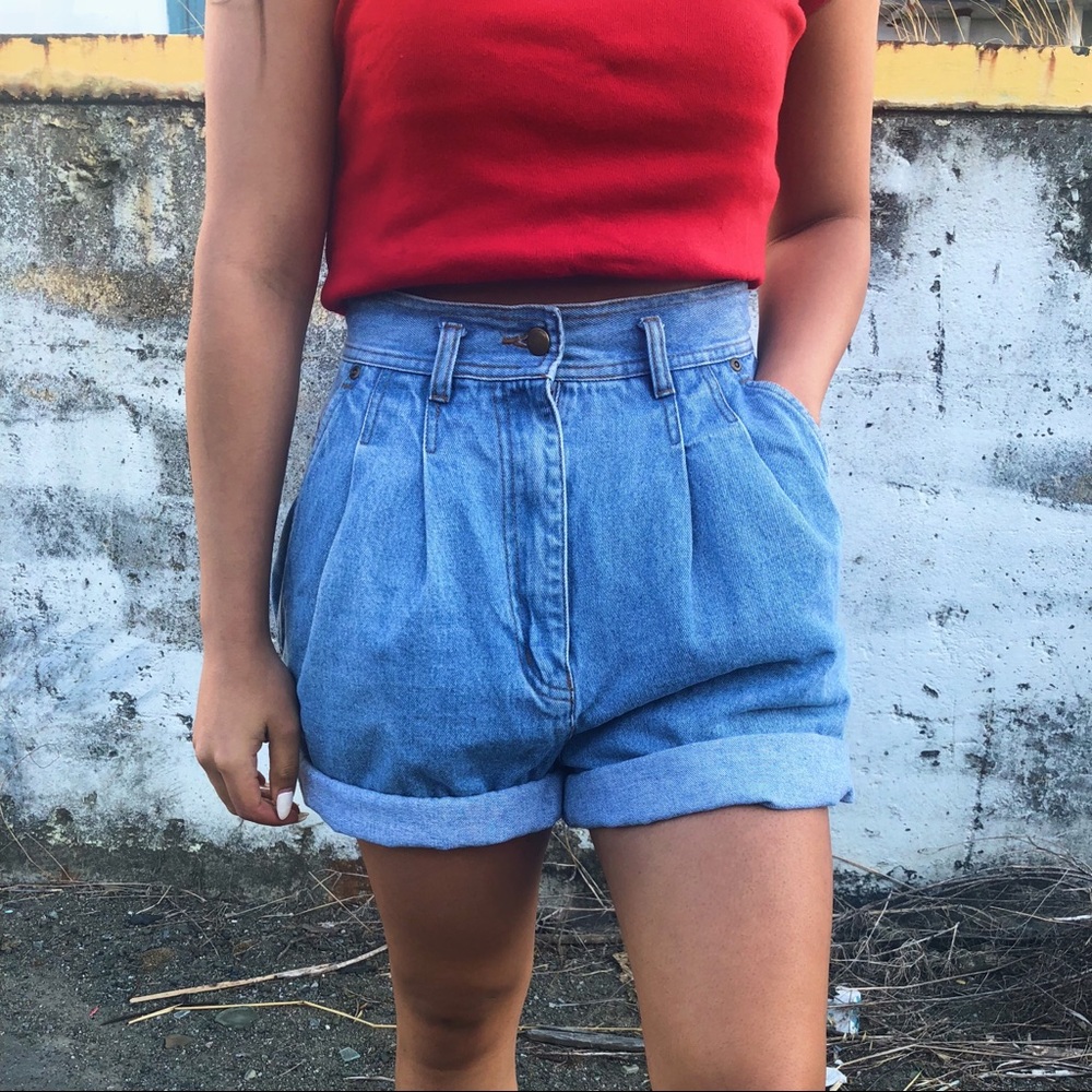 VINTAGE HIGH WAIST DENIM SHORTS